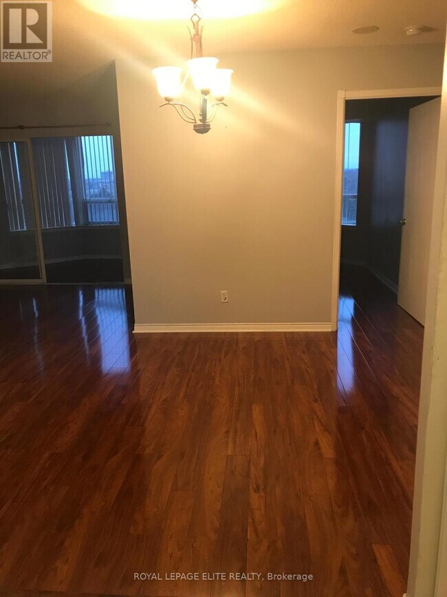 Photo du bâtiment - 135 Hillcrest Ave