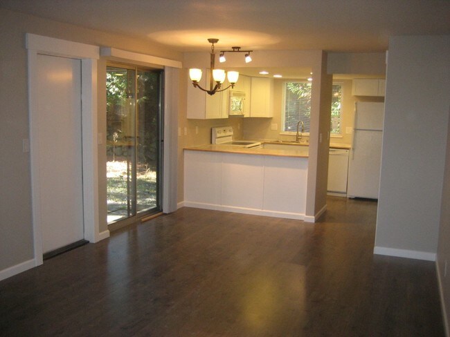 Building Photo - 6961 Chico Way NW