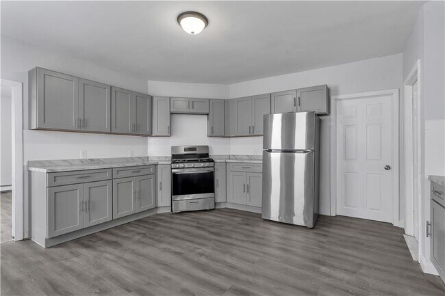 Building Photo - 52 Bellevue Ave