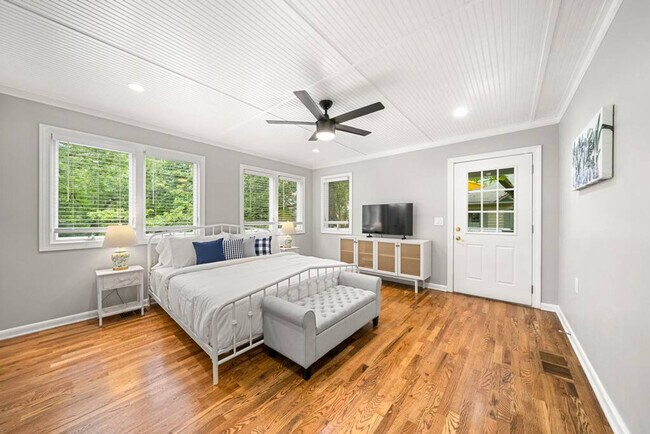 Foto del edificio - 639 S Peachtree St