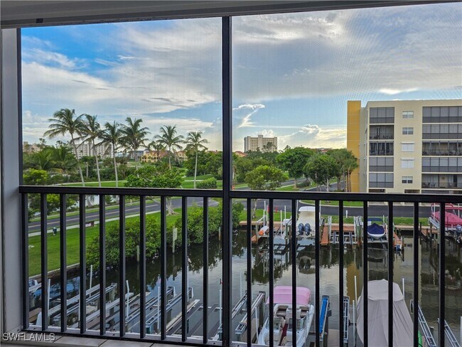 Foto del edificio - 4371 Bay Beach Ln