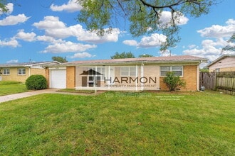 Building Photo - 4516 S Elizabeth Ave