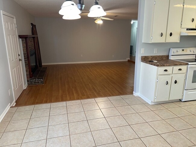 Building Photo - 301 Choctaw Rd