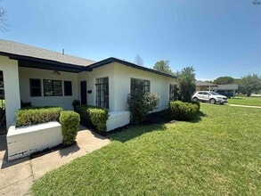 Building Photo - 3105 Sherwood Ln