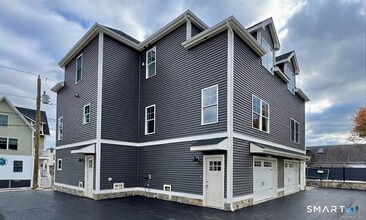 Building Photo - 25 Village Rd