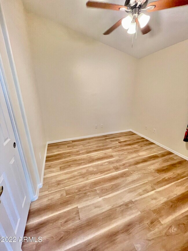 Foto del edificio - 13622 W Peck Ct