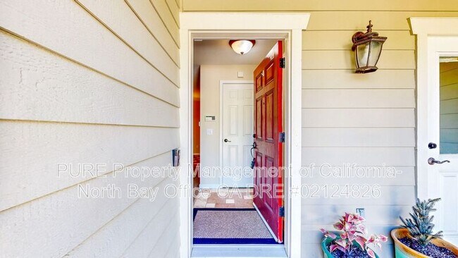 Building Photo - 2263 Northcoast St