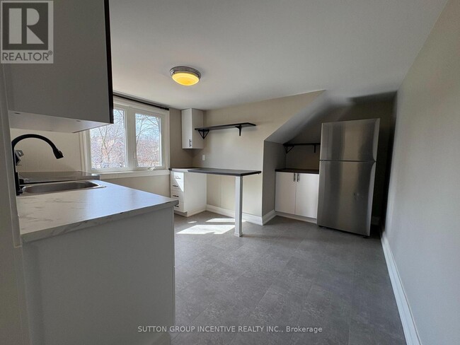 Building Photo - 20 Bayview Dr