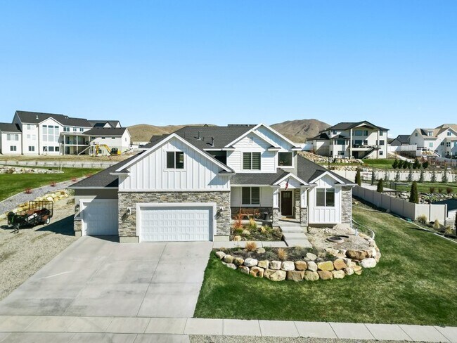 Foto del edificio - 2795 E Lakeside Dr