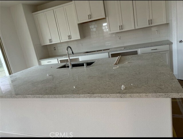 Foto del edificio - 2140 Woodlawn Dr