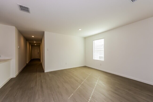 Building Photo - 10724 Gun Barrel St