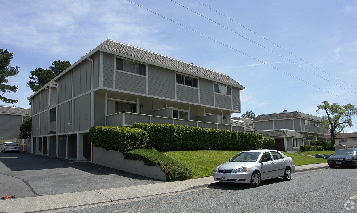 Exterior Photo - Ascot Apartments