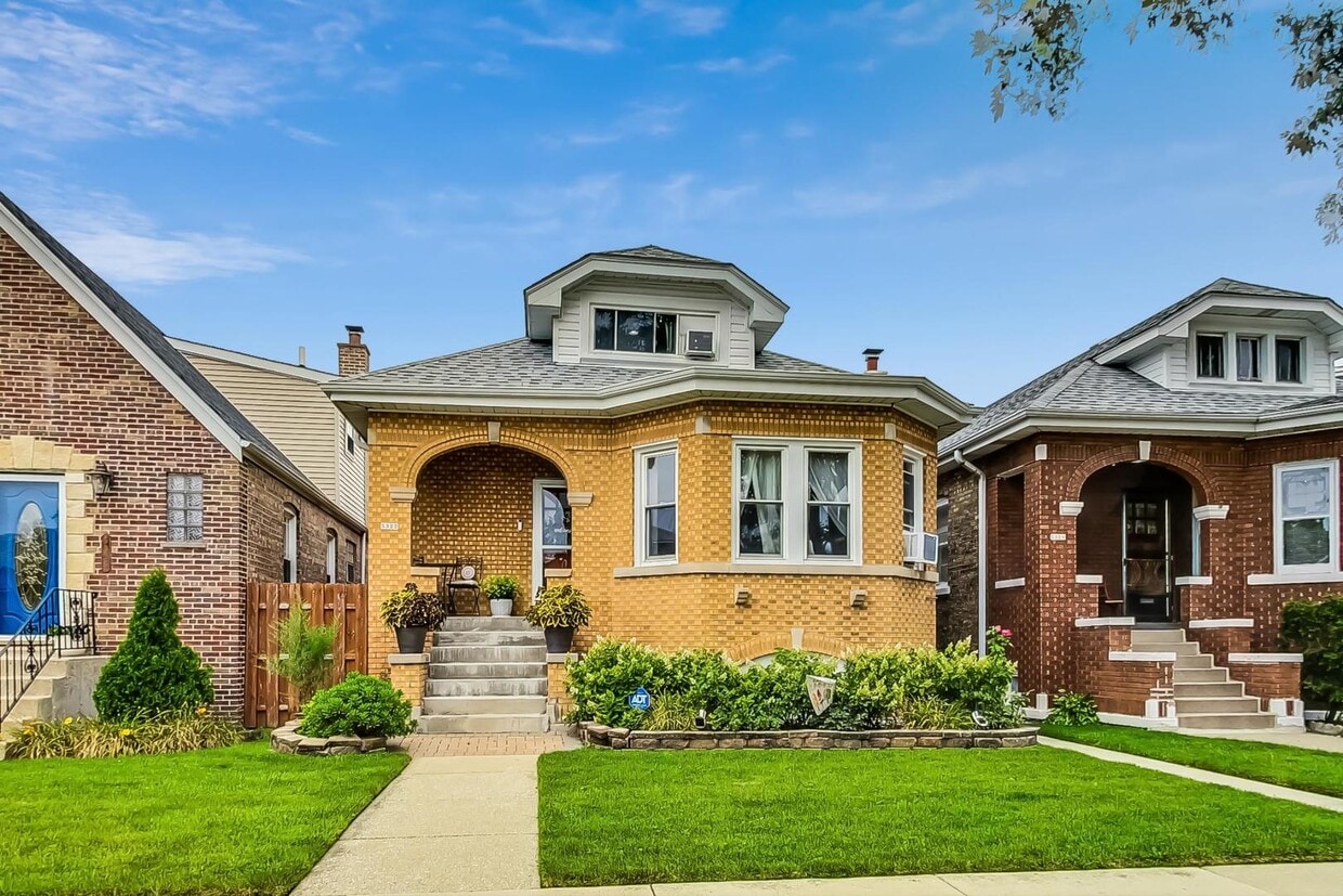 Primary Photo - 5322 W Wolfram St