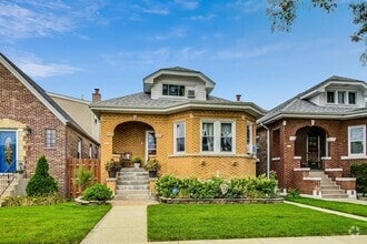 Building Photo - 5322 W Wolfram St