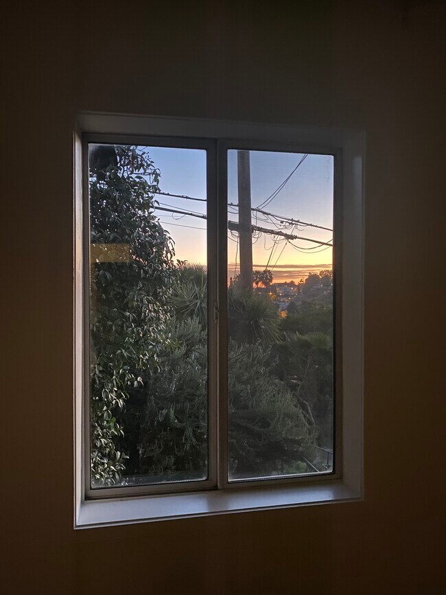Foto del edificio - 1579 Cerro Gordo St
