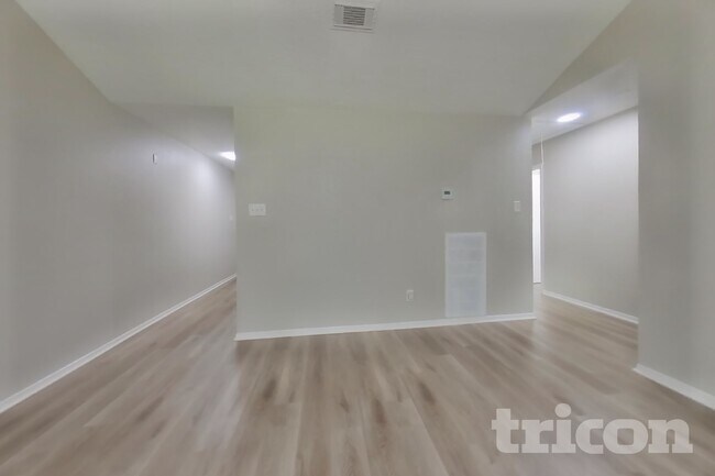 Foto del edificio - 3623 Village Grove Dr
