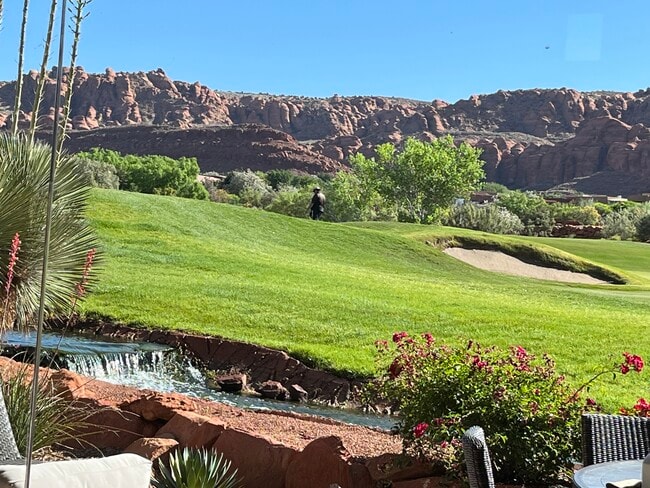 Building Photo - 2410 W Entrada Trl