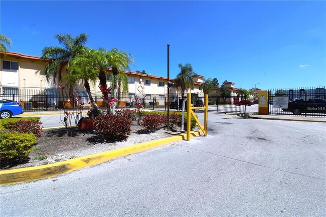 Foto del edificio - 746 McDougall Ct