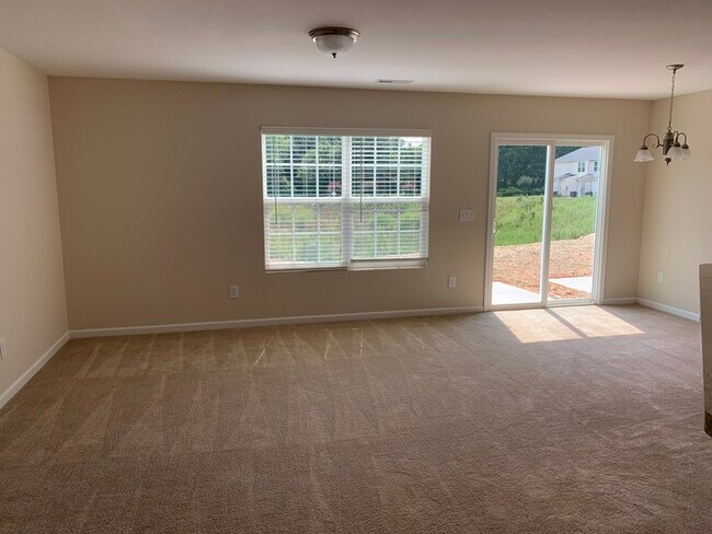 Foto del edificio - 410 Hidden Brook Lane
