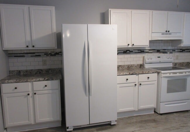 Foto del edificio - 301 N Main St