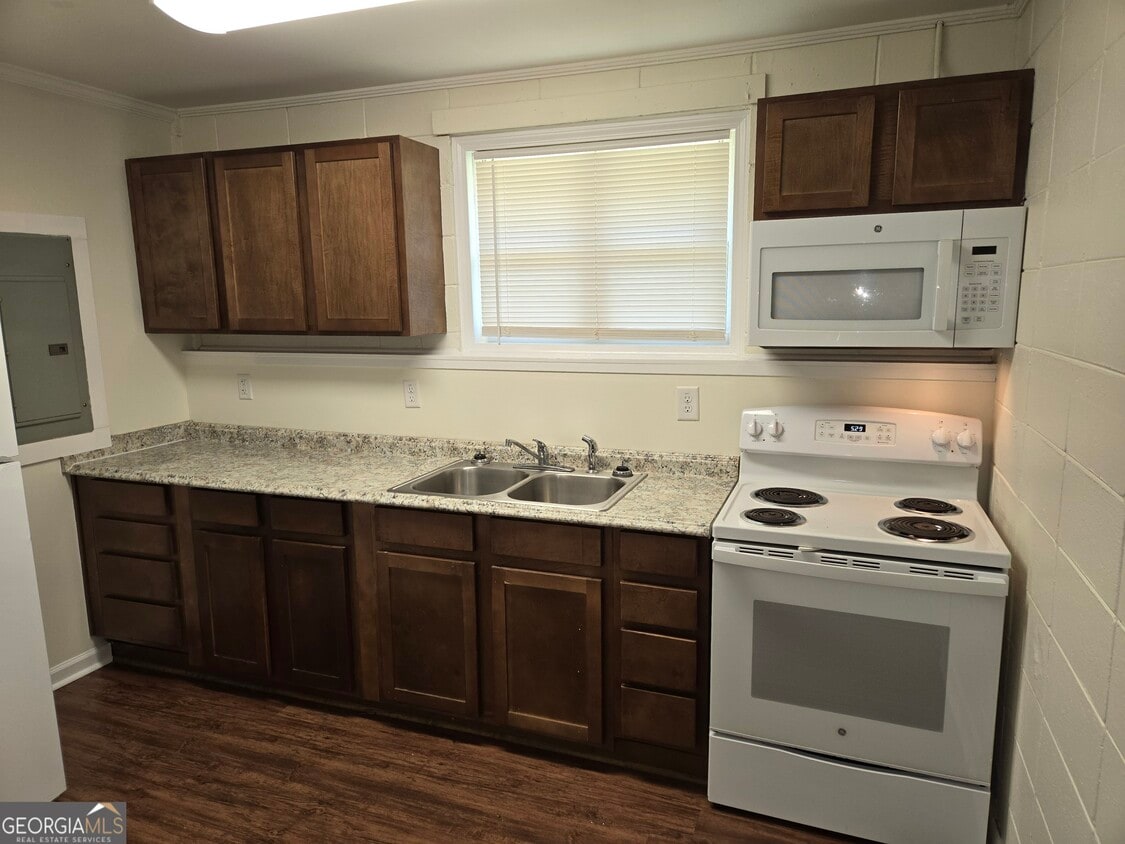 Building Photo - 178 Carolyn Ave