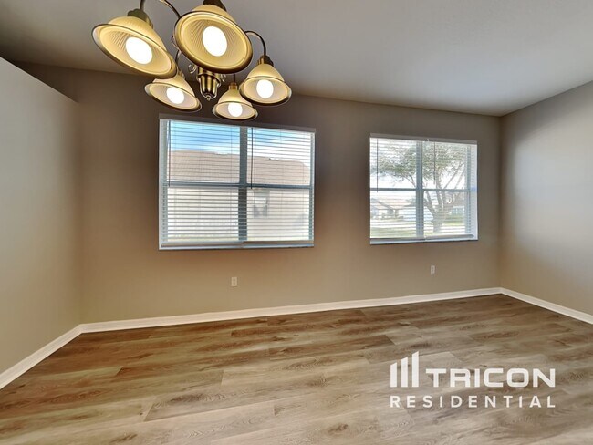 Building Photo - 8543 Pinetop Ridge Lane Brooksville FL