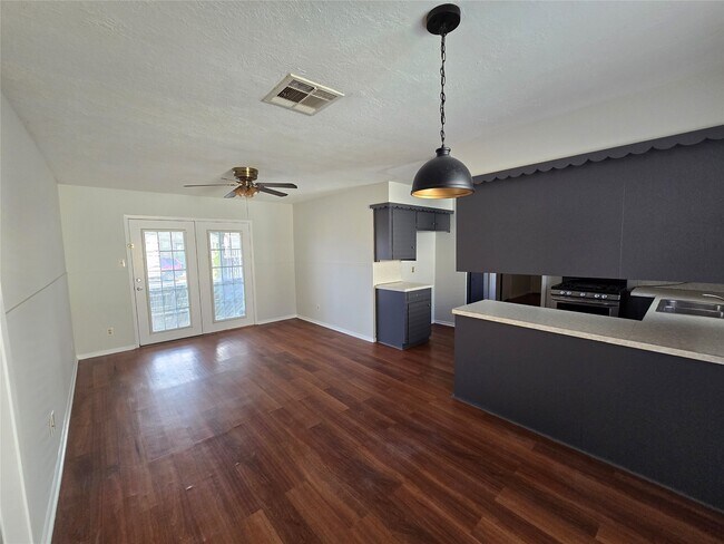 Foto del edificio - 2709 Hearne Dr