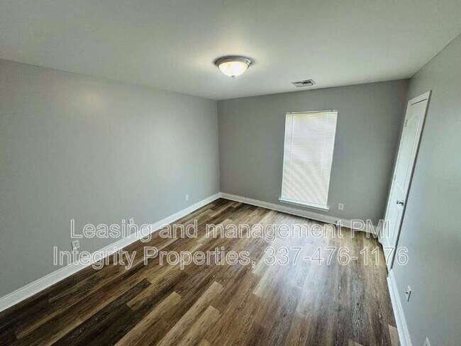 Foto del edificio - 127 Country Living Dr