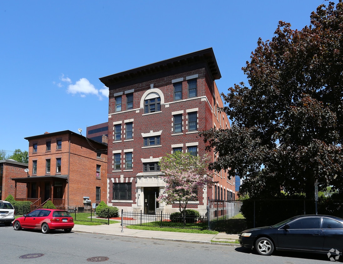158 Seymour St, Hartford, CT 06106 Apartments in Hartford, CT