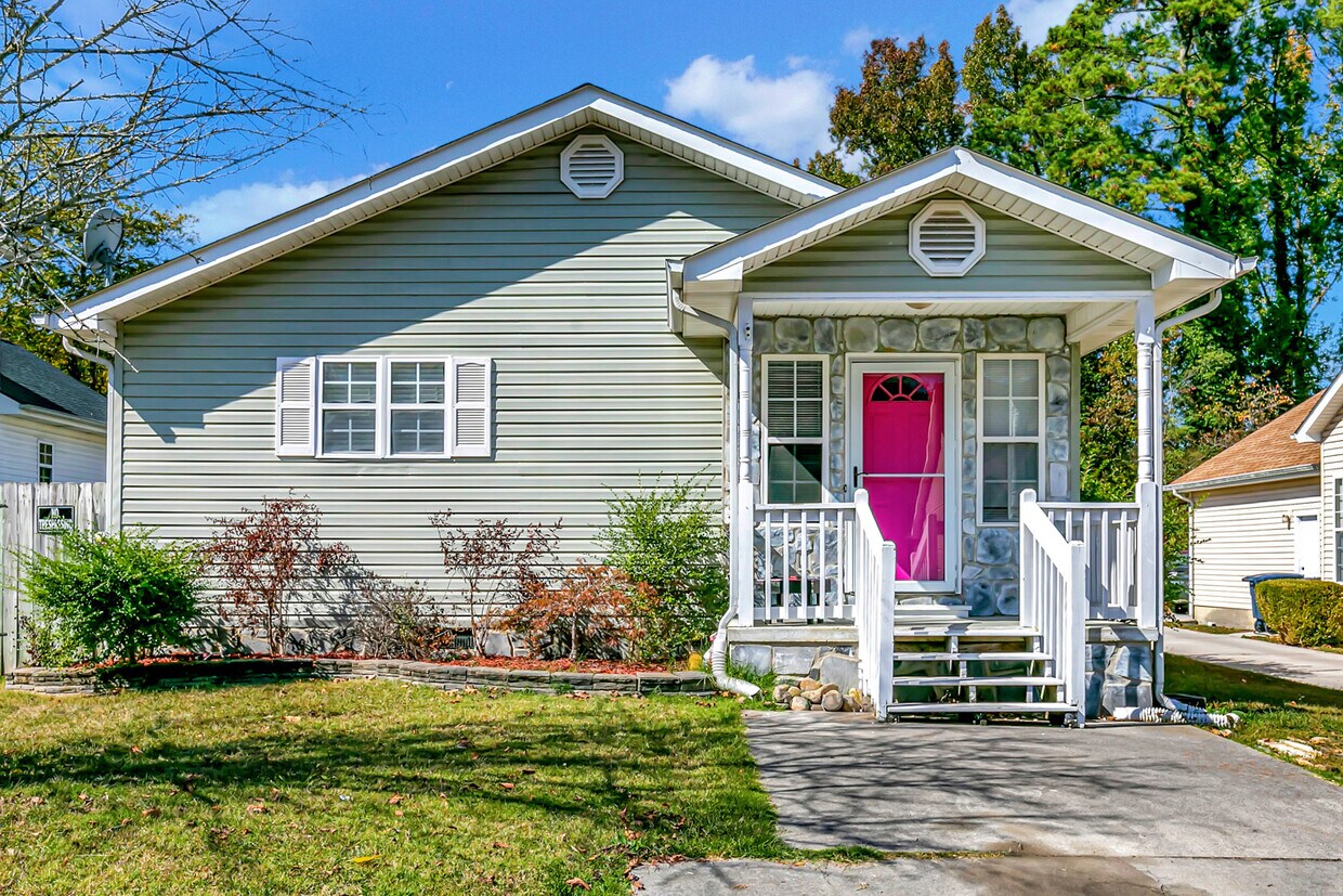 Primary Photo - 1549 Cora Dr