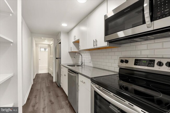 Building Photo - 1734 Q St NW