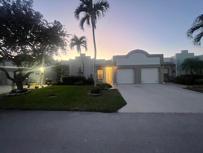 Foto del edificio - 18800 Jolson Ave