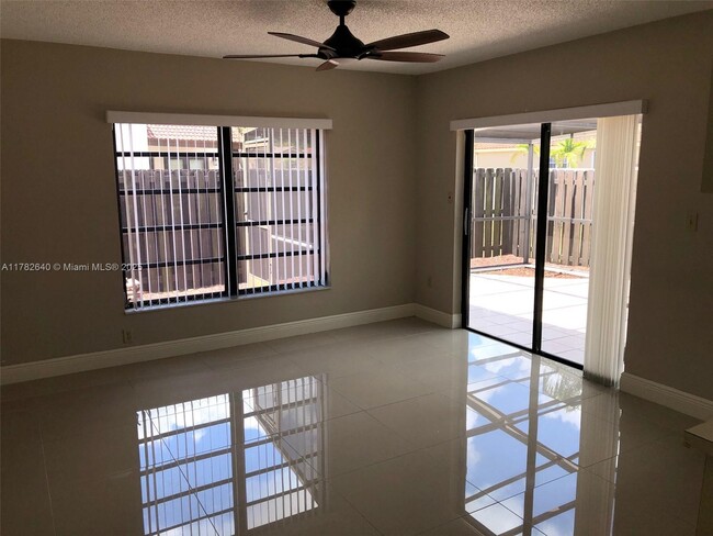 Foto del edificio - 9082 SW 112th Pl