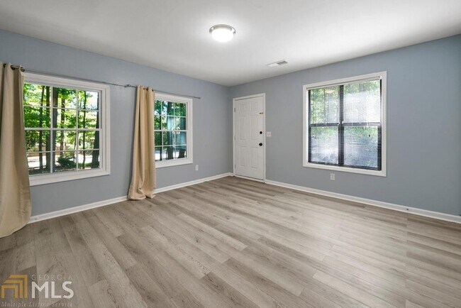 Building Photo - 698 Bellemeade Dr SW