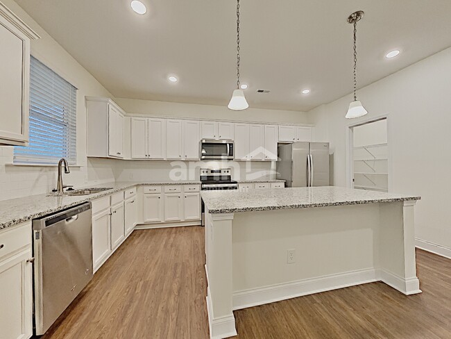 Foto del edificio - 119 Everett Park Dr