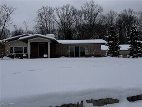 Building Photo - 7633 Hidden Valley Dr