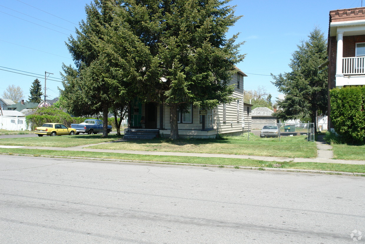 Building Photo - 1028 W Sinto Ave