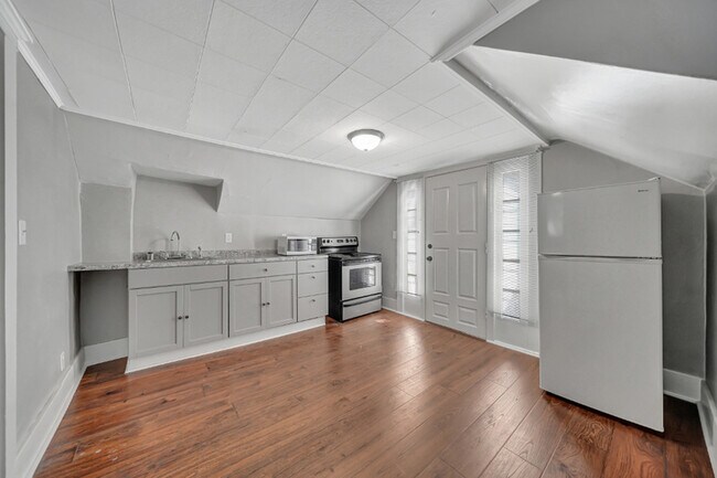 Building Photo - 2312 N 53rd St