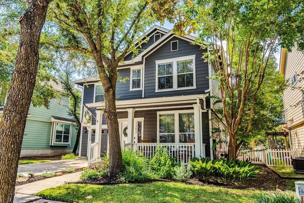 Foto principal - 1202 Cardigan St