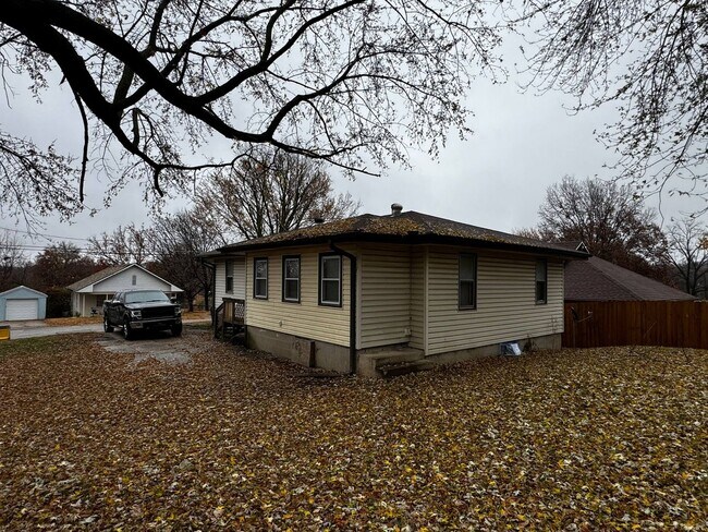 Building Photo - 11515 Hackett St