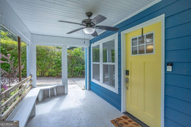 Foto del edificio - 1352 Akridge St NW