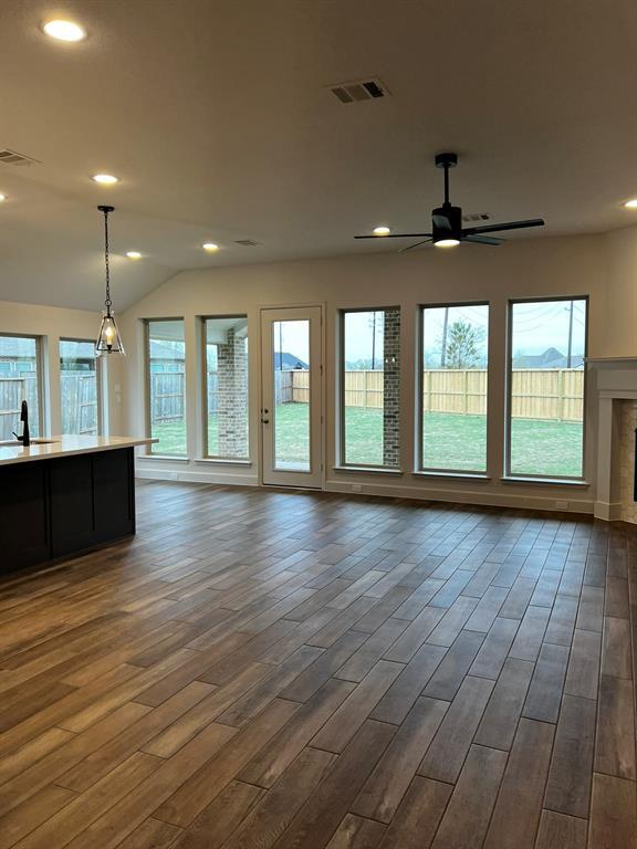 Foto del edificio - 9827 Starry Night Ln