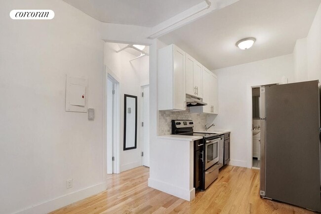 Building Photo - 317 W 71st St