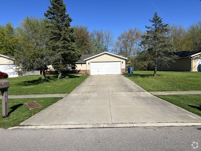 Building Photo - 5633 Opal St