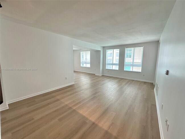 Building Photo - 7350 SW 89th St