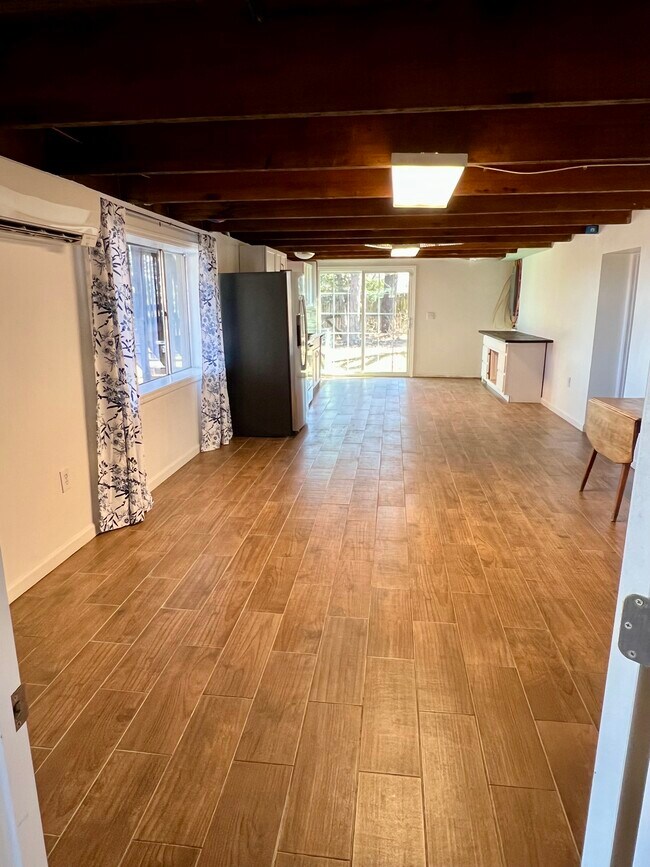 Foto del edificio - 8442 McCrory Ln