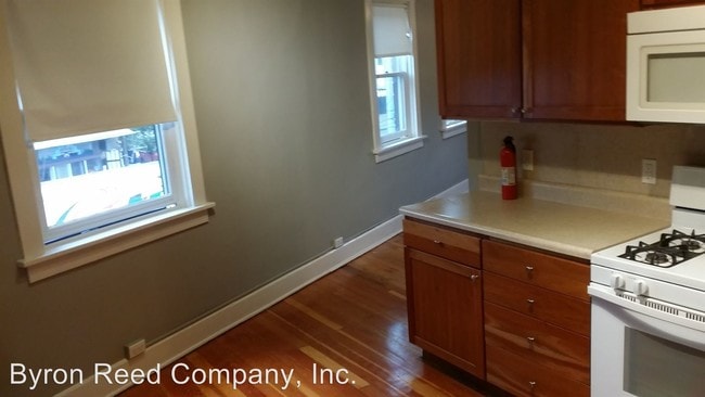 Building Photo - 2906 S 18th St