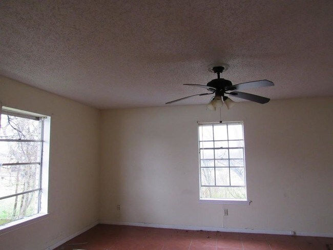 Building Photo - 8100 Leonora St