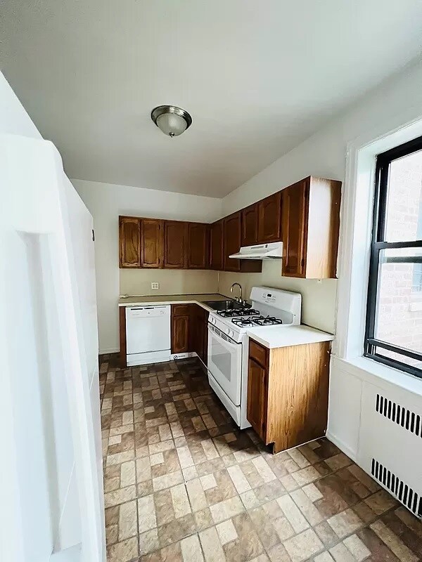 Primary Photo - 214-32 43rd Ave