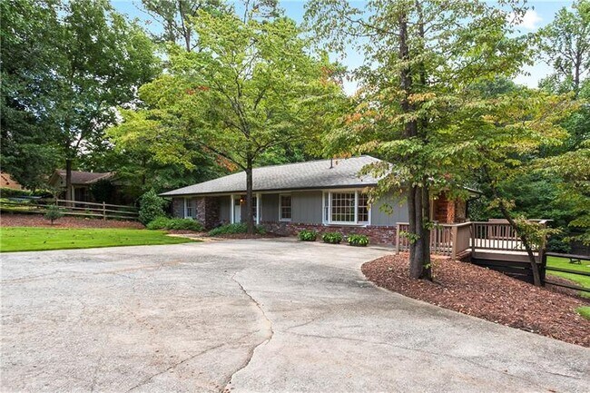 Building Photo - 4000 Lower Roswell Rd